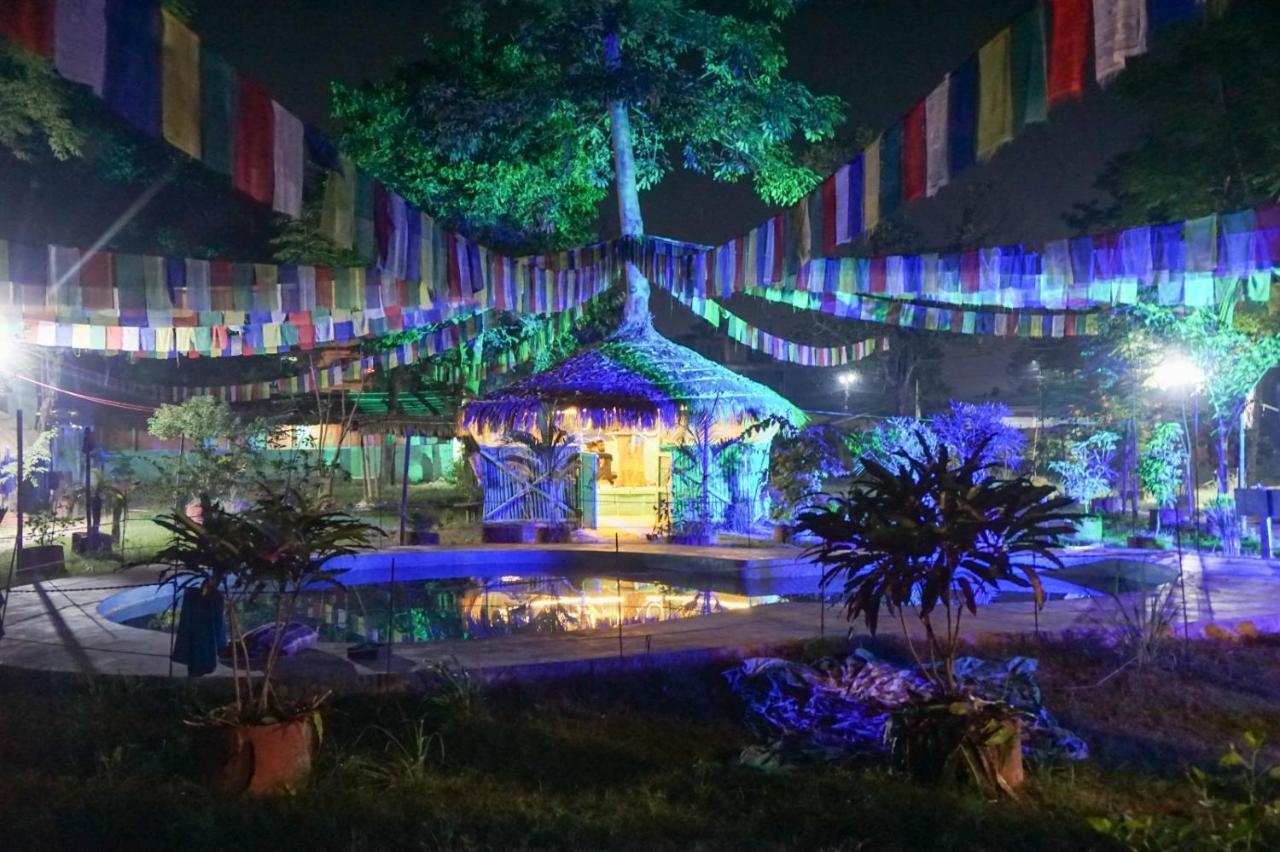 River Park Retreat Sauraha Eksteriør billede